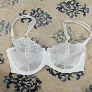Simone Perele white lacey bra